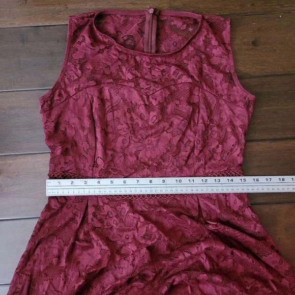 NWT Med Allandwell Lace Dip Floral Wine Red Hem Burgundy Feminine Whimsical - Picture 10 of 11